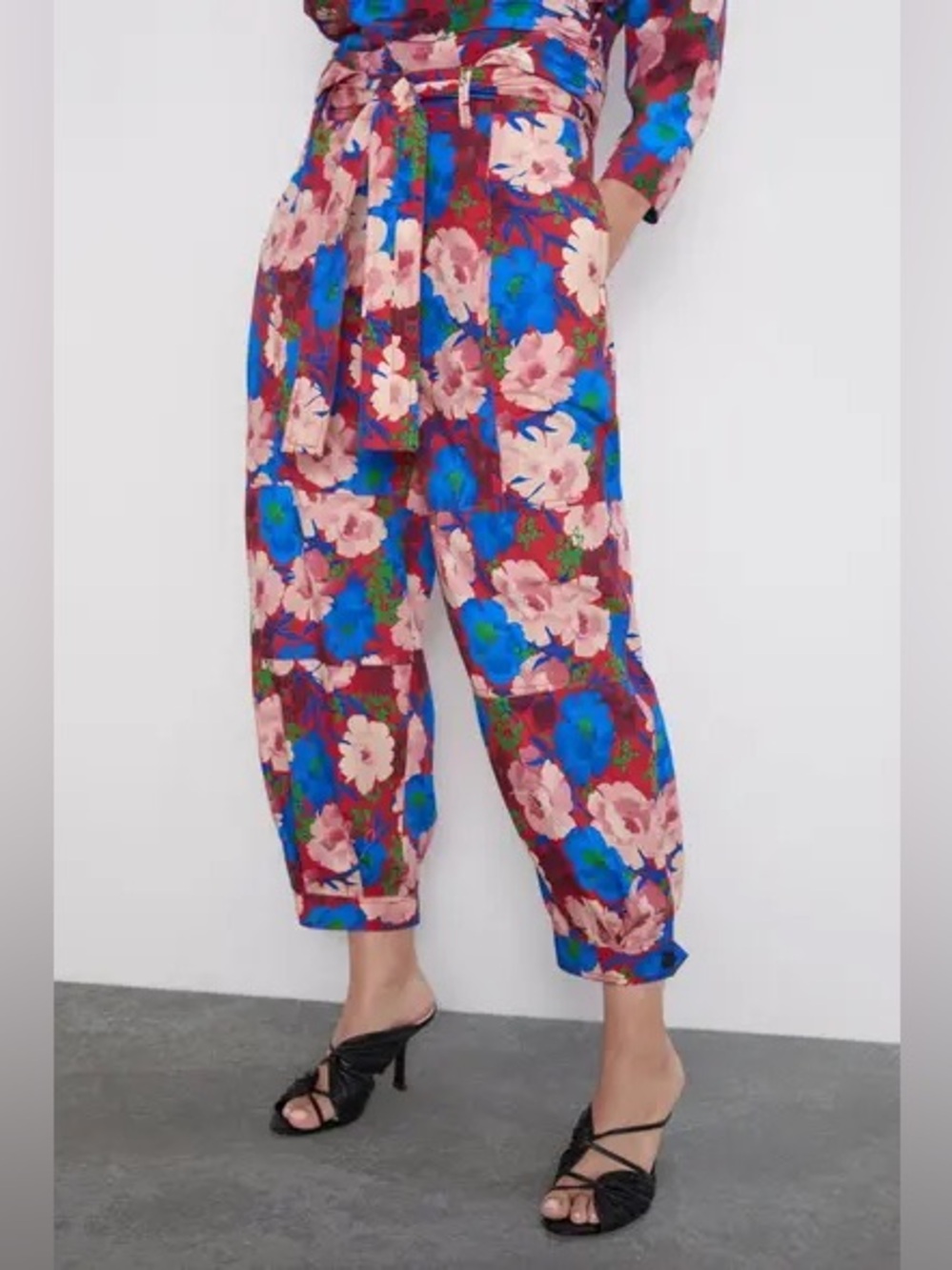 Zara floral print belted balloon/cargo trousers